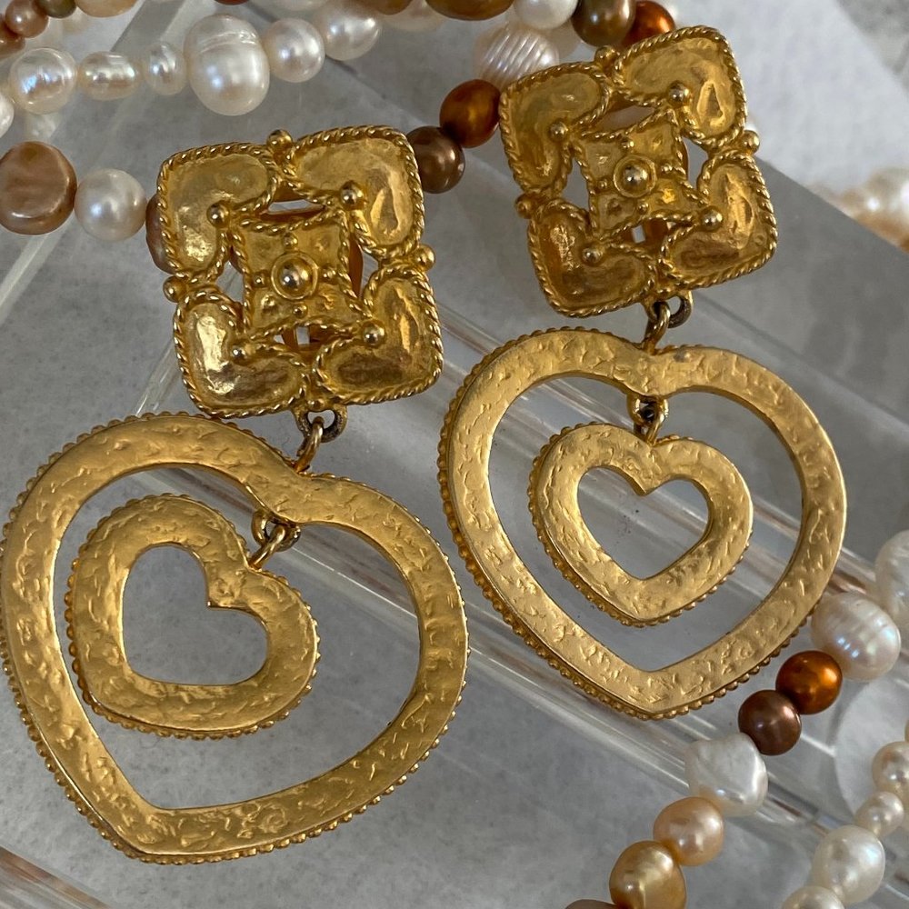 Vtg. Liz Clairborne Heart Dangle Clip Earring